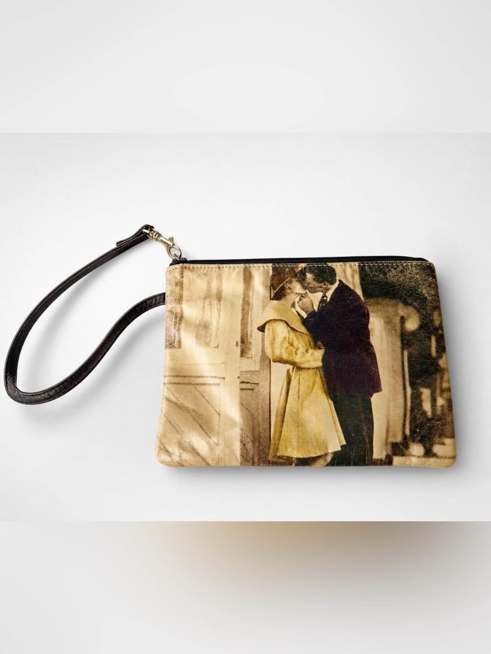 Nancy Lucia leather pouch/wristlet, photo print of a vintage kissing couple, GUC